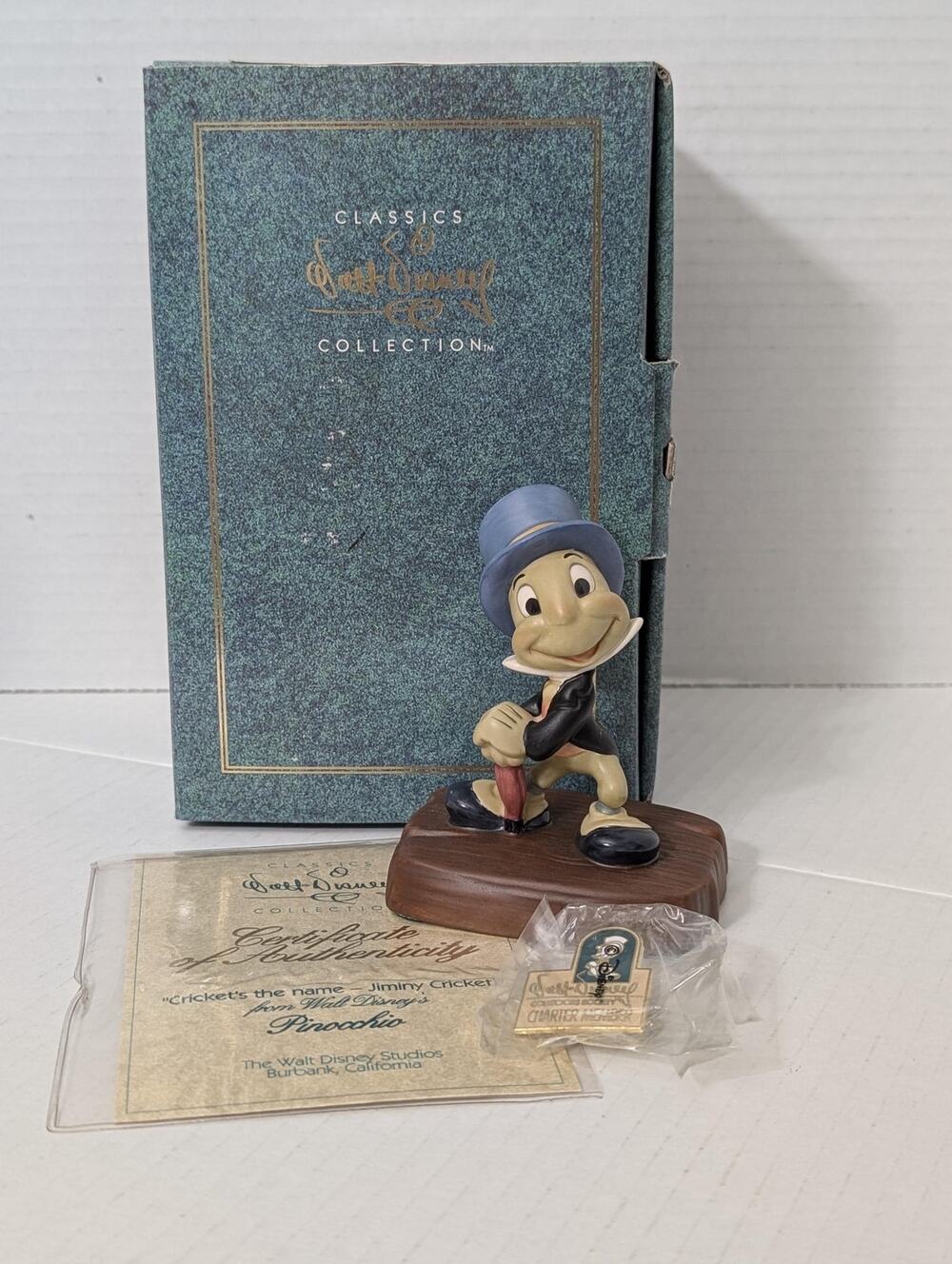1993 WDCC Disney Pinocchio Jiminy Cricket Pin and Figure